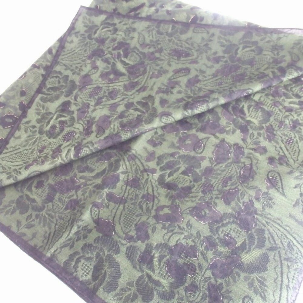 Authentic Givenchy Large Format Stall [Used] - image 5